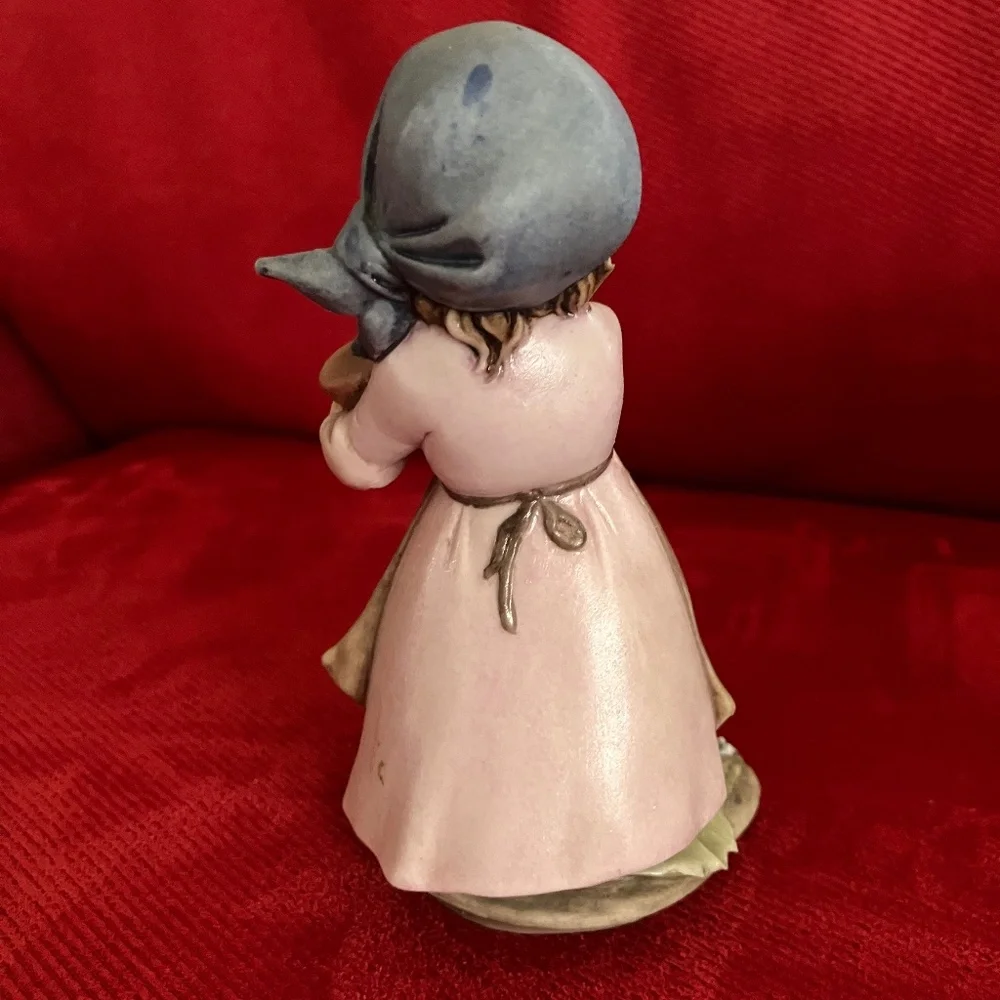 Capodimonte Girl Feeding Geese - Picture 3 of 4